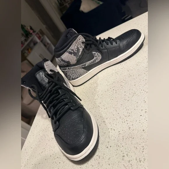 Air Jordan 1 Retro High Premium Black Snake W 8.5 NWOB - Picture 4 of 10